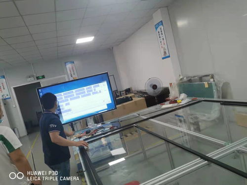 拼接觸摸框大屏選型指南 紅外觸摸屏在大型顯示場景中的技術優勢與采購建議